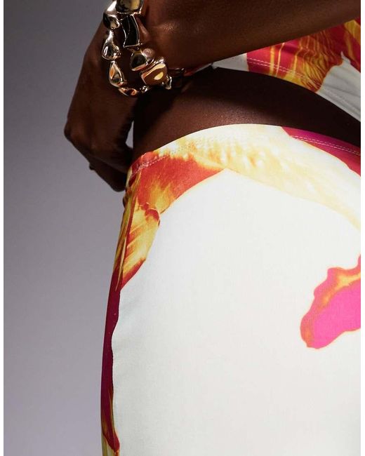 Gonna Lunga Sinuosa Con Stampa A Fiori di ASOS in Gray