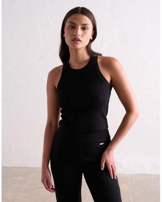 Ease di Aim'n in Black