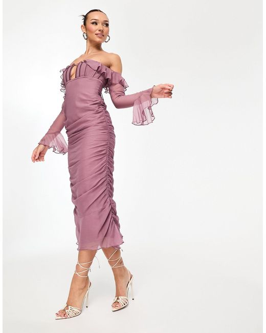 Robe mi-longue à encolure bardot et détail corset avec jupe froncée - mauve ASOS en coloris Pink
