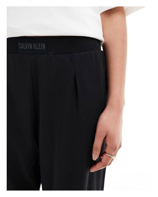 Intense power - pantalon Calvin Klein en coloris Black