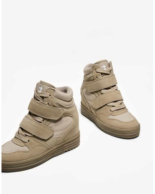 Sneakers Alte Con Zeppe Interne di Bershka in Natural