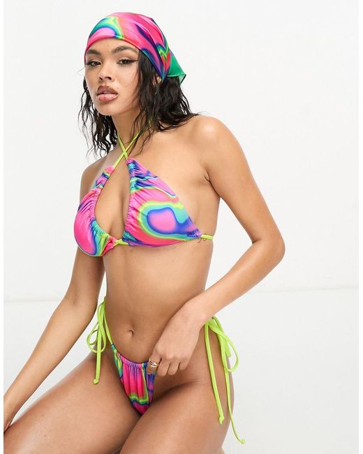 Top De Bikini En Tonos Neón Con Estampado Marmolado Y Cuello Halter De South Beach de color Multicolor