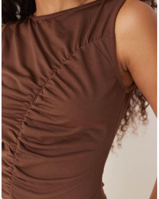 Top Senza Maniche di ASOS in Brown