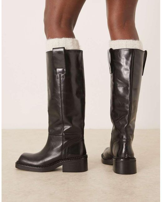 Camelia di ASOS in Black