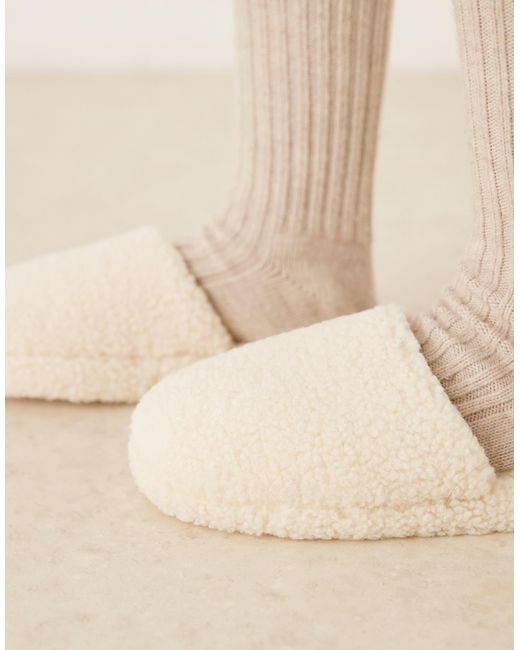 ASOS Natural – zina – hausschuhe aus teddyfell