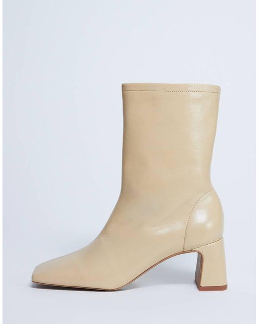 Botas Amarillo Pastel Con Tacón Acampanado Y Puntera Cuadrada De Cuero Premium Sara De -Blanco TOPSHOP de color Natural