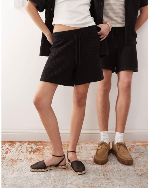 Reclaimed (vintage) Black – schwarze festival-shorts aus strick