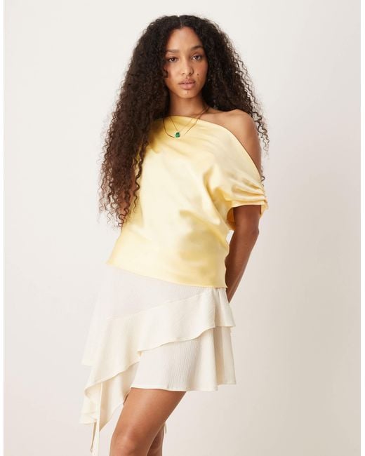 ASOS Natural – one-shoulder-oberteil aus satin