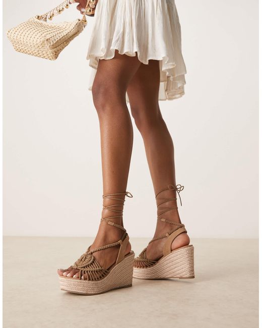 Tallulah - sandales compensées en crochet tressé avec liens autour ASOS en coloris Natural