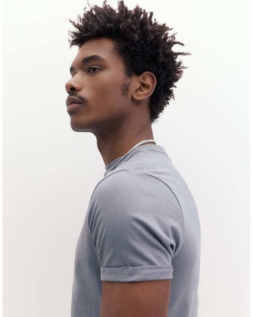 T-Shirt Attillata Basic di Pull&Bear in Blue da Uomo