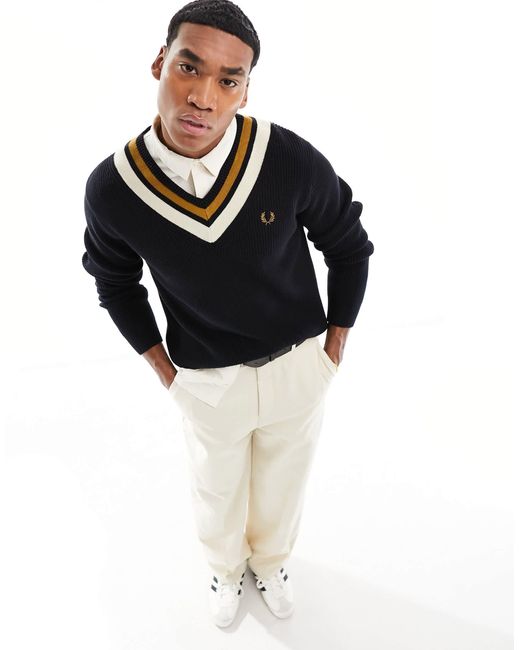 Pull a col en v raye Fred Perry pour homme en coloris Noir Lyst