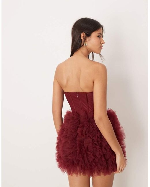 LACE & BEADS Mini-Jurk Met Bandeau Halslijn, Korset En Rok Van Tule in het Red