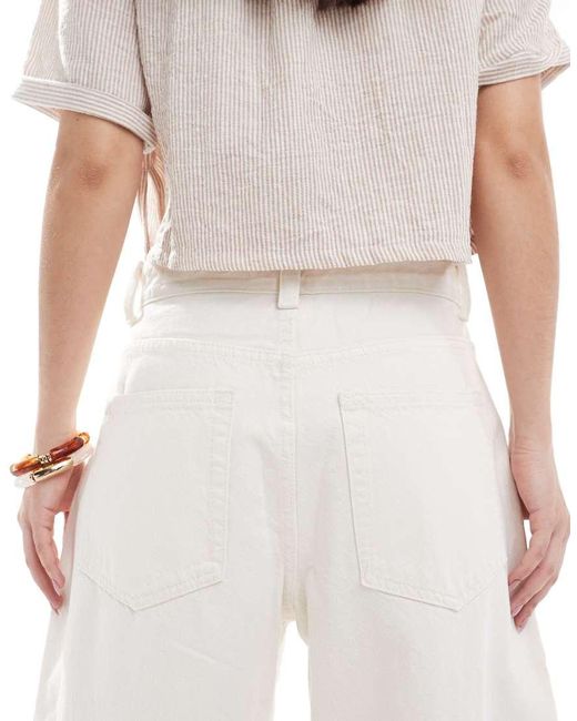 Bershka Jeans Met Wijde Pijpen En Hoge Taille in het White