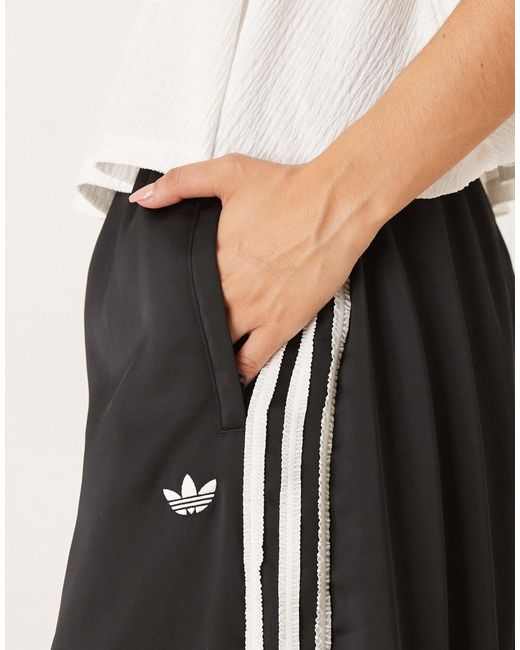 Adidas Originals Black – jogginghose aus em satin mit 3 gerüschten streifen