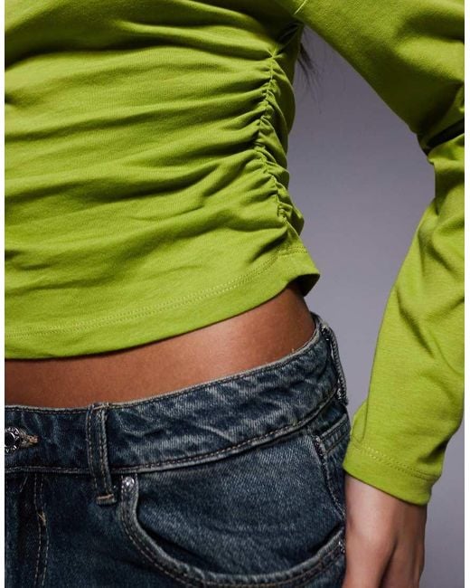 Top Asimmetrico A Maniche Lunghe Oliva Stretto di ASOS in Green