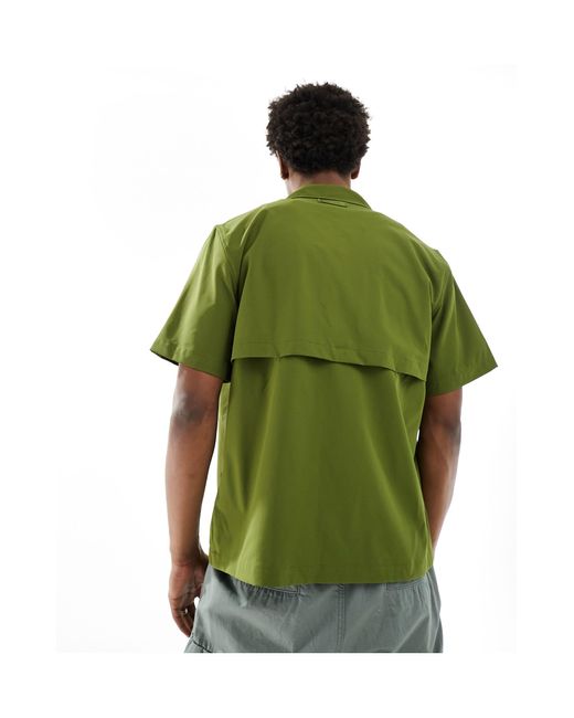 The North Face Green First Mesh Pocket Short Sleeve Shirt for men