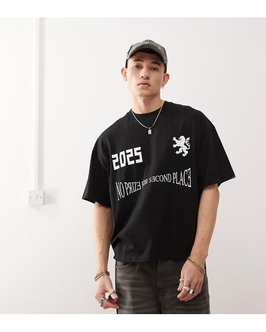 T-Shirt Skater Squadrata Nera Con Stampa Stile Calcio di Collusion in Black da Uomo