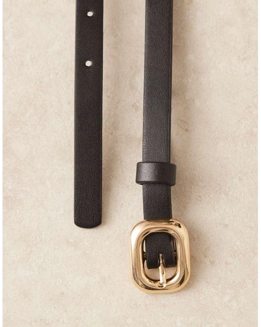 Cinturón Estrecho Para Cintura Y Cadera Con Hebilla Rectangular Gruesa De ASOS de color Blue
