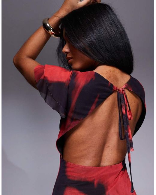 Vestido Largo Con Estilo Acuarela, Cuello Barco Y Detalles De Volante En El Cuerpo Y Las Mangas De ASOS de color Red