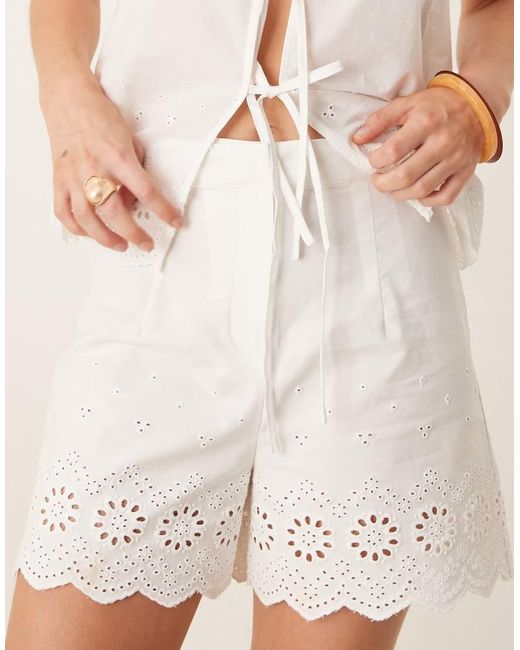 Vila Opengewerkte Geborduurde Poplin Short in het Natural