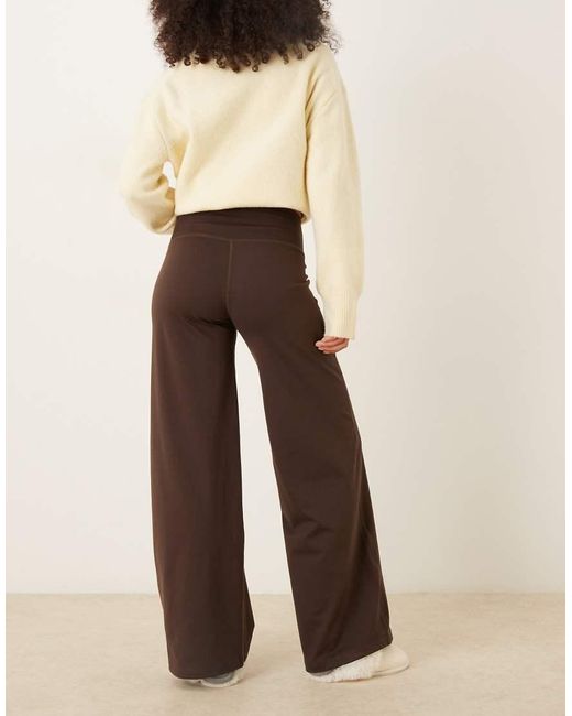 Hollister Natural Gilly Hicks Ultra High Rise Wide Leg Trousers With Internal Back Pocket