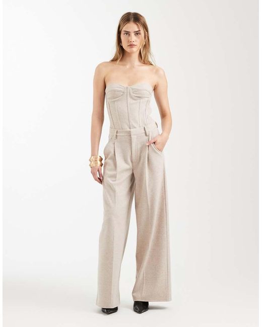 Corsetto A Fascia Color Crema Spazzolato Con Motivo A Spina Di Pesce di ASOS in Gray