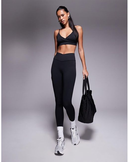 4505 Black Wrap Front Seamless Light Support Sports Bra