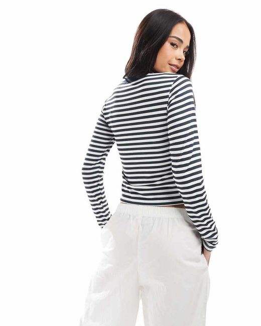 Top Blu A Righe Con Ricamo di ASOS in Blue