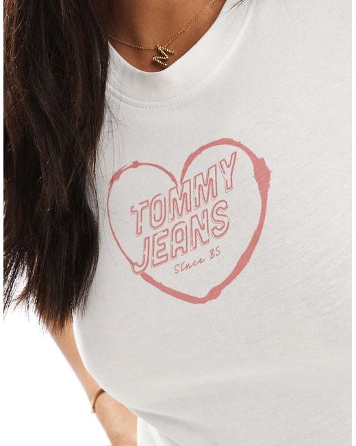 T-Shirt Bianca E Rosa Con Cuore Grande di Tommy Hilfiger in White