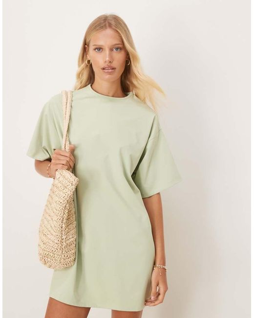 Vestido Corto Verde Estilo Camiseta Extragrande Con Diseño Estructurado De ASOS de color Natural