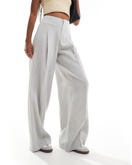 Pantalon ample habillé à taille haute et rayures - clair Bershka en coloris Gray
