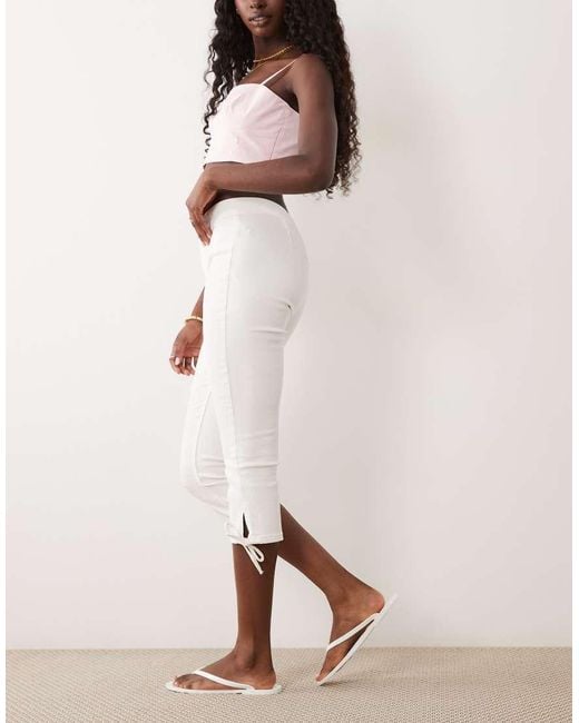 Miss Selfridge Natural Denim Capri With Bows