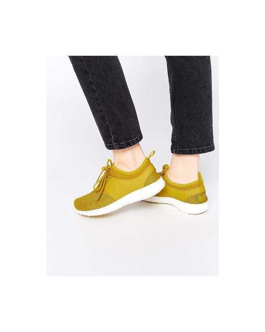 Juvenate - scarpe da ginnastica gialle di Nike in Nero | Lyst