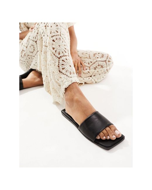 ASOS Natural – fig – flache sandalen