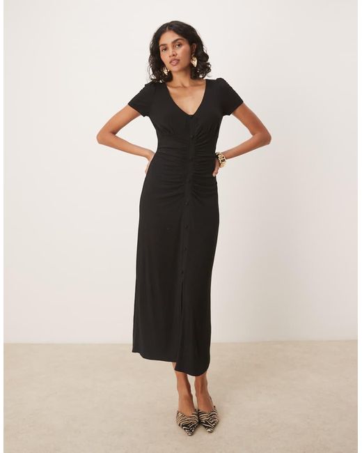 Vestito Da Giorno Midi Con Scollo A V, Arricciatura E Bottoni Sul Davanti di ASOS in Black