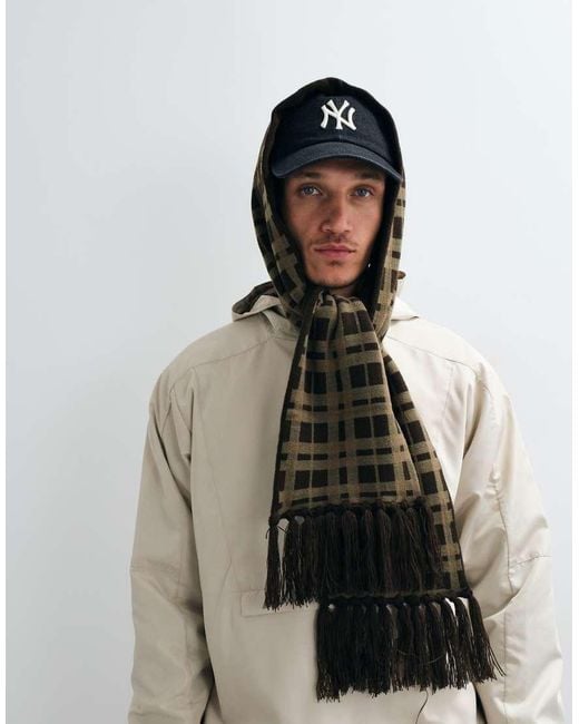 Umbro Brown Check Pattern Knitted Scarf for men