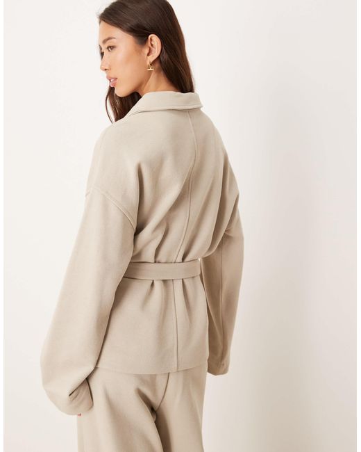 Sweat manches longues d'ensemble en sergé boutonné et noué à l'avant - taupe ASOS en coloris Natural