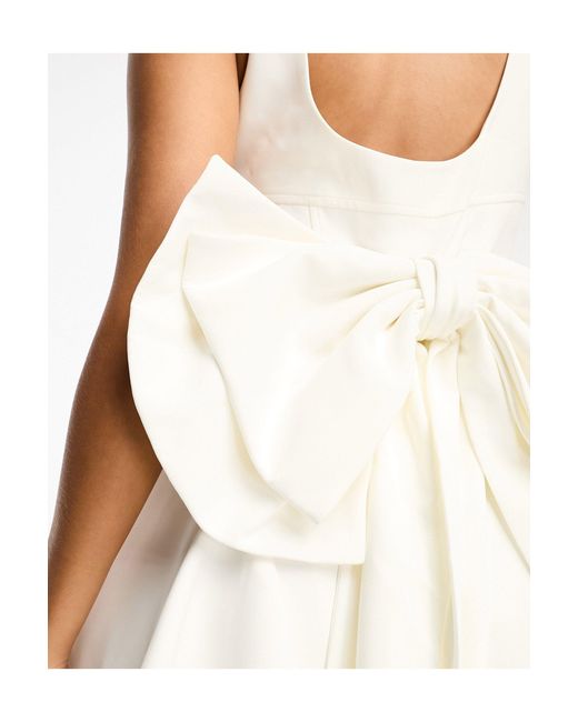 Forever New Mini-jurk Met Strik Op in het White