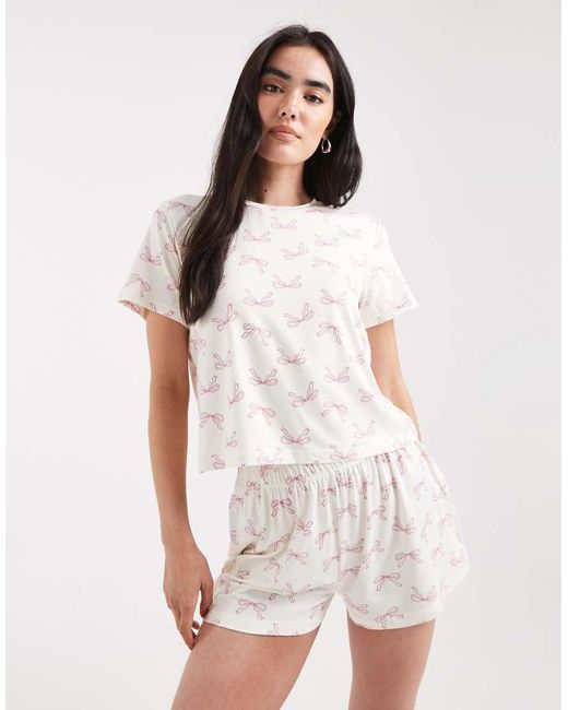 Pijama De Camiseta Y Pantalones Cortos Con Estampado De Lazos De -Blanco Loungeable de color White
