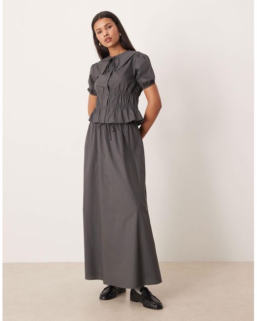 Glamorous Gray – geraffte bluse