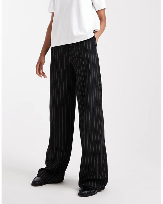 ASOS Tall in het White