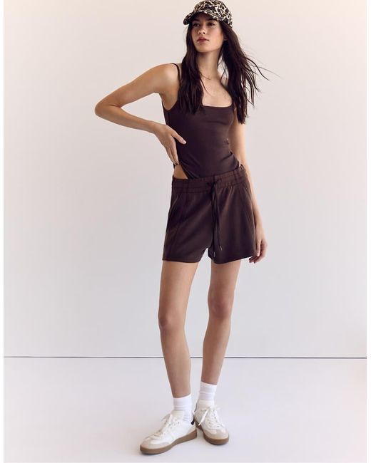Stradivarius Shorts Van Zachte Stof Met Bies in het Brown