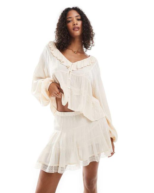 Pull&Bear White Lace Detail Tiered Mini Skirt Co-Ord