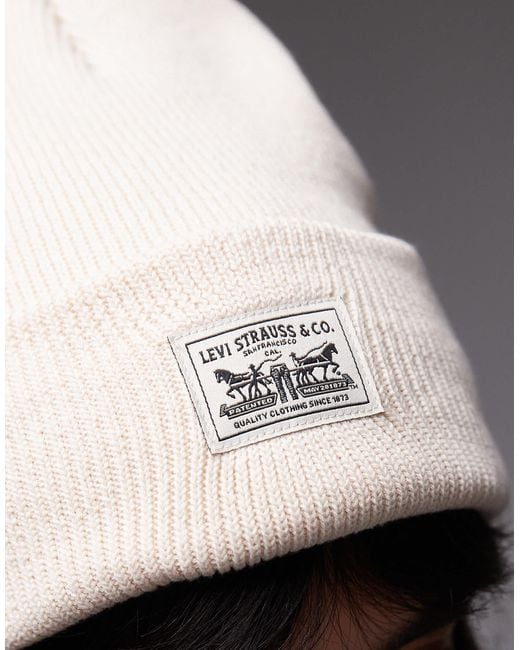 Levi's White – gerippte strickmütze