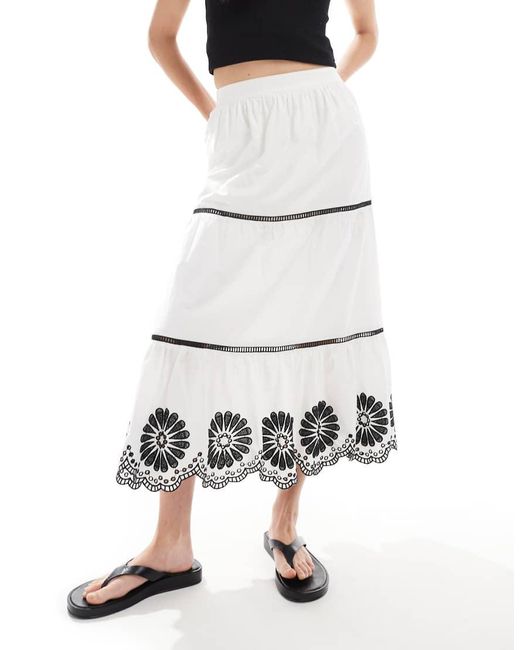 New Look Midirok Met Stroken En Gebloemde Zoom in het White