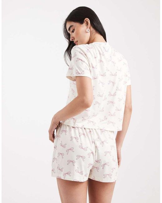 Pijama De Camiseta Y Pantalones Cortos Con Estampado De Lazos De -Blanco Loungeable de color White
