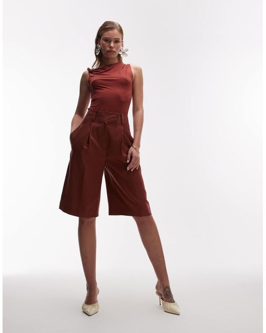 Top asymétrique torsadé sur l'épaule - rouille TOPSHOP en coloris Red