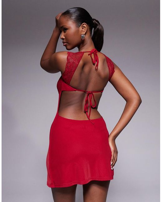 Tiger Mist Nyomi in het Red