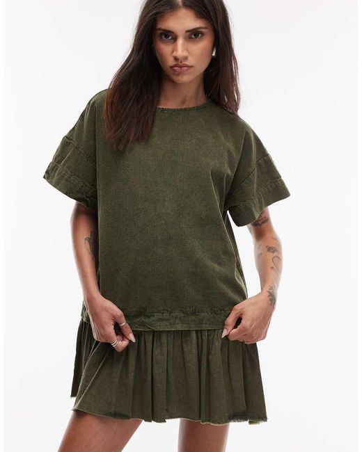 Vestido Corto Verde Estilo Camiseta Con Diseño Híbrido De Pana De ASOS de color Green