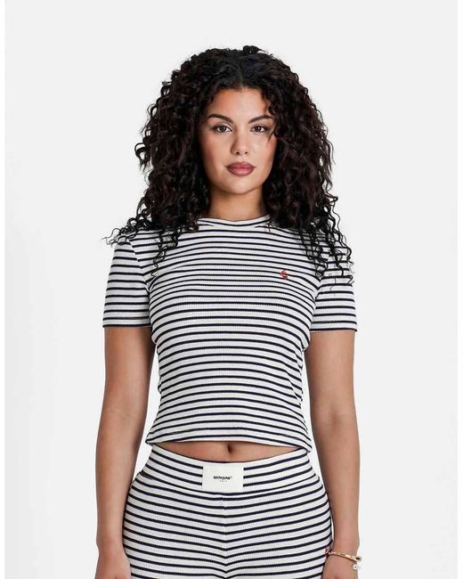 Sixth June Sailor in het White